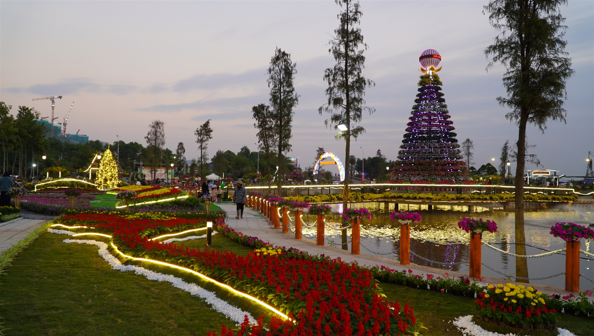 Khoảnh Khắc Nghệ Thuật Tại Lễ Hội Hoa Xuân Văn Giang 2023